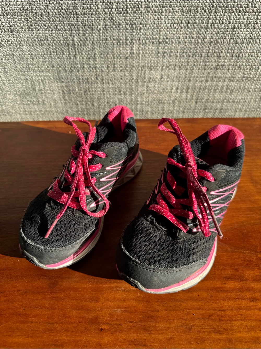 Fila Toddler Girls Black & Hot PinkLightweight Mesh Sneakers Size 11 Toddler